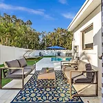 Fun Adventure Luxy Retreat Home! Heated Pool!